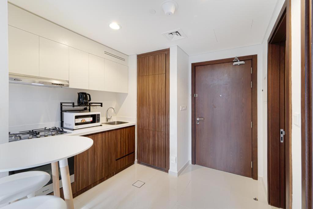 Appartamento Brand New 1Br- Business Bay - Burj Khalifa View Dubai Esterno foto