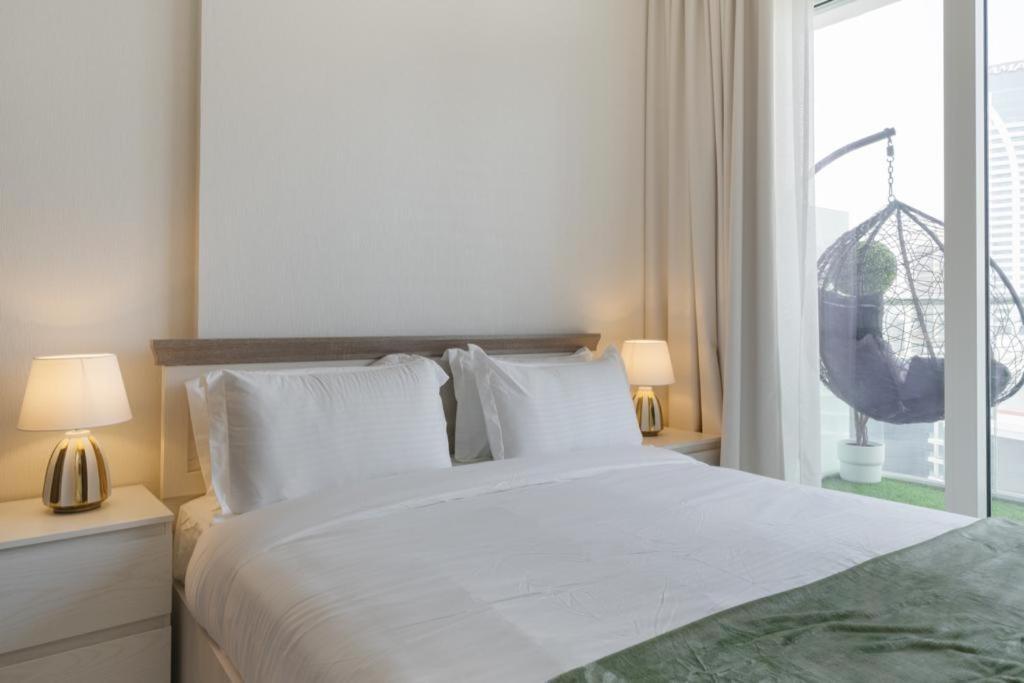 Appartamento Brand New 1Br- Business Bay - Burj Khalifa View Dubai Esterno foto