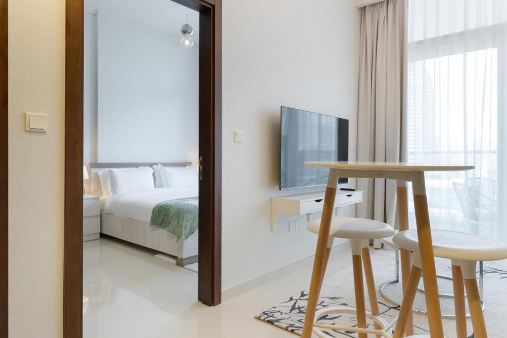 Appartamento Brand New 1Br- Business Bay - Burj Khalifa View Dubai Esterno foto
